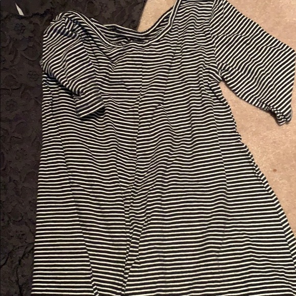 Assorted bundle of girls dresses - Picture 3 of 6